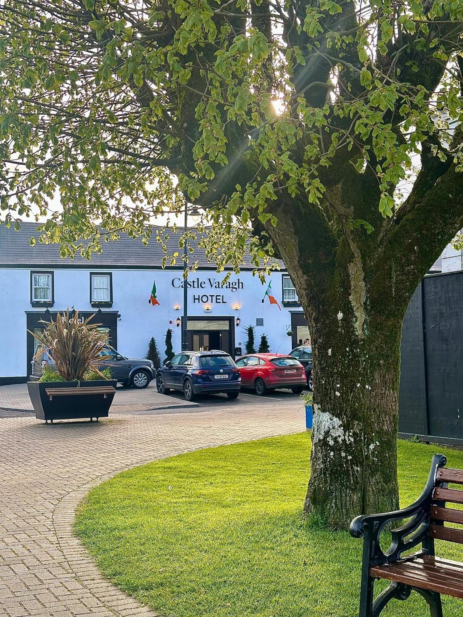 Castle Varagh Hotel & Bar Castlepollard Exterior foto